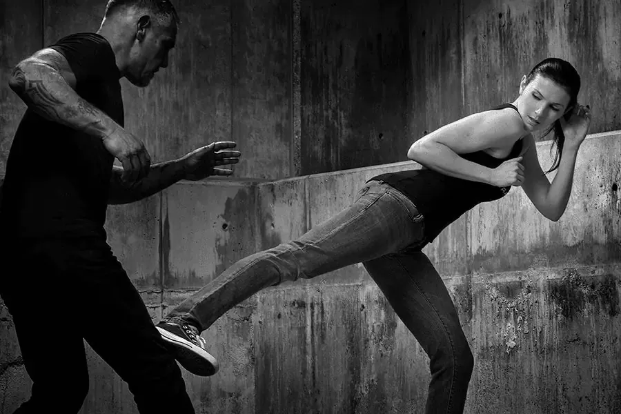 Krav Maga for women: kick in defense